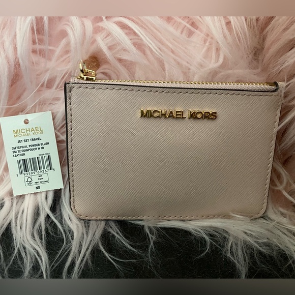 Michael Kors Keychain Wallet - Picture 4 of 4